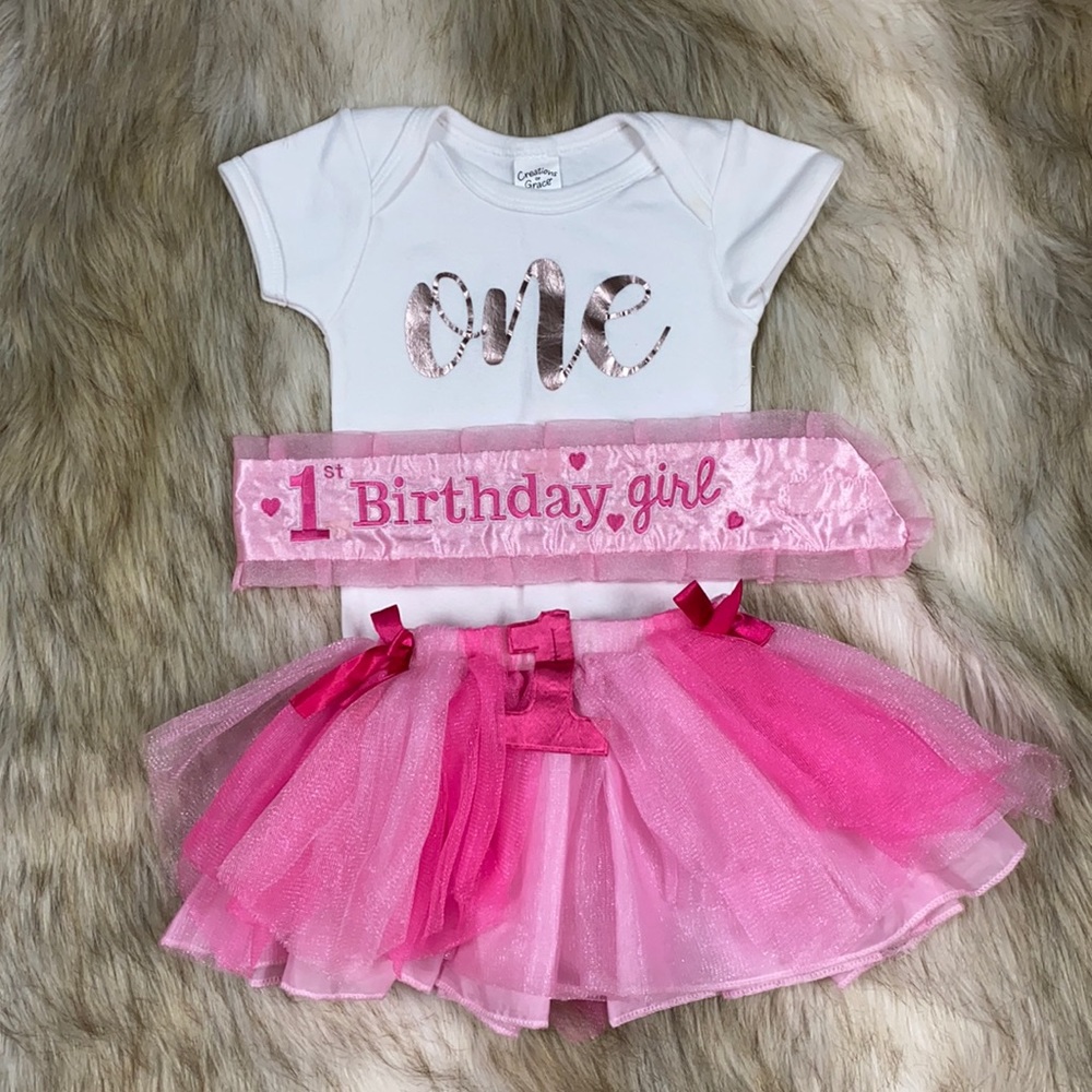 1 One Year Old Tutu, Onesie, and ‘1st Birthday Girl’ Sash